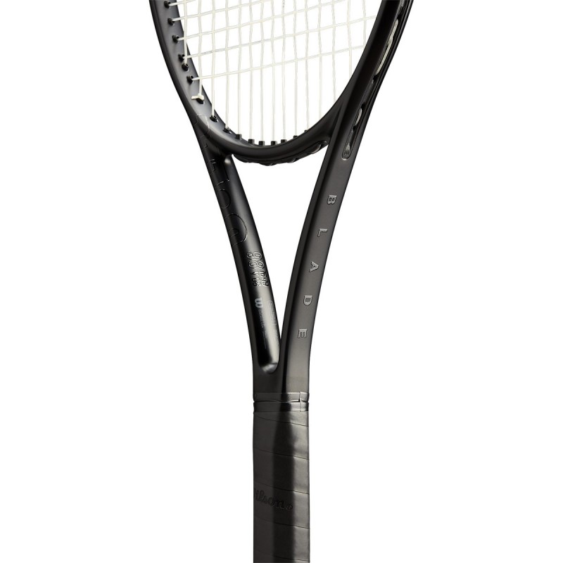 wilson-blade-98-noir-v8-16x19-
